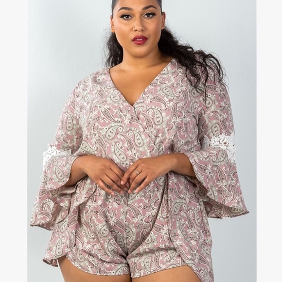 Plus Size Mauve & Floral Crochet Sleeves Surplice - Picture 3 of 7